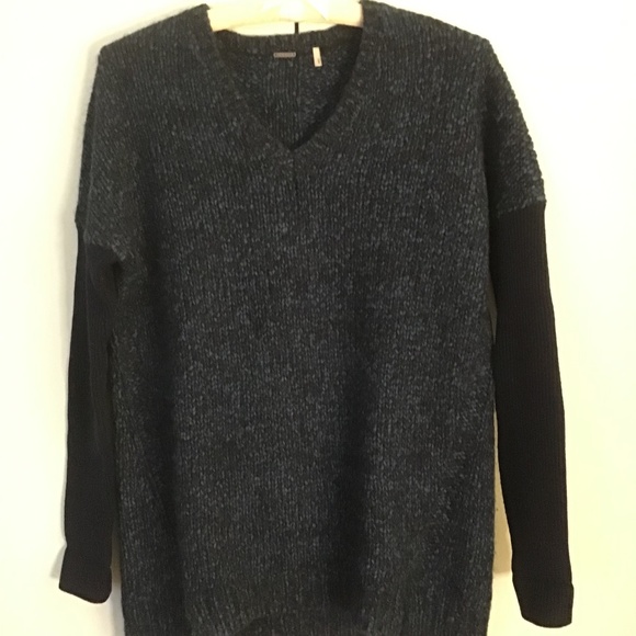 Elie Tahari Sweaters - Ellie Tahari sweater